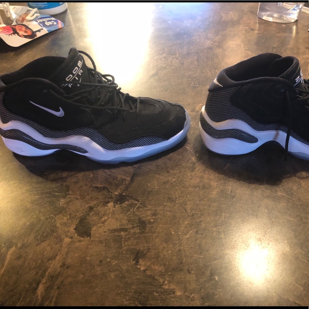 Black nikes